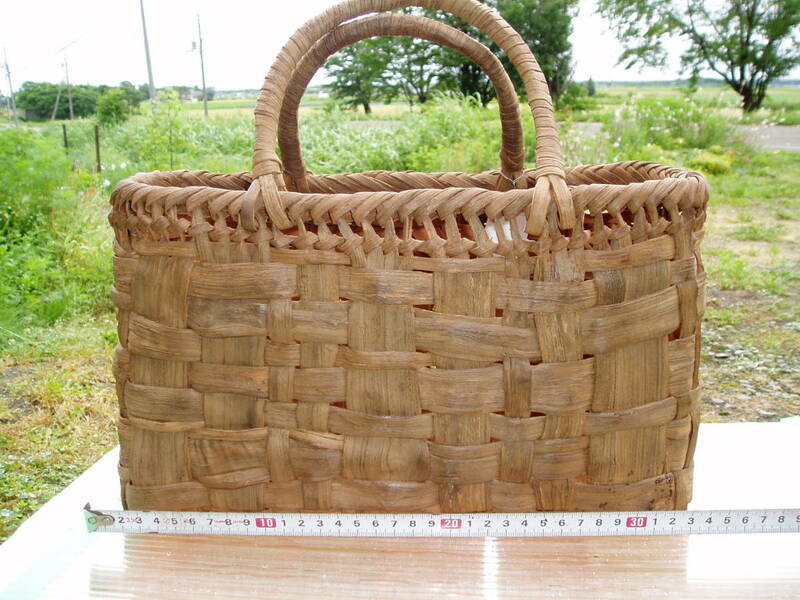 北海道産　天然山葡萄　一番皮　巾広皮で編んだ籠バッグ