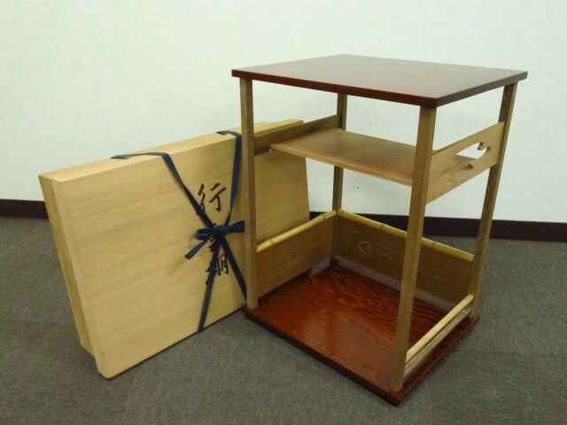 10894/▲行雲棚 共箱 組立式 木製漆器 棚物 茶棚 茶道具