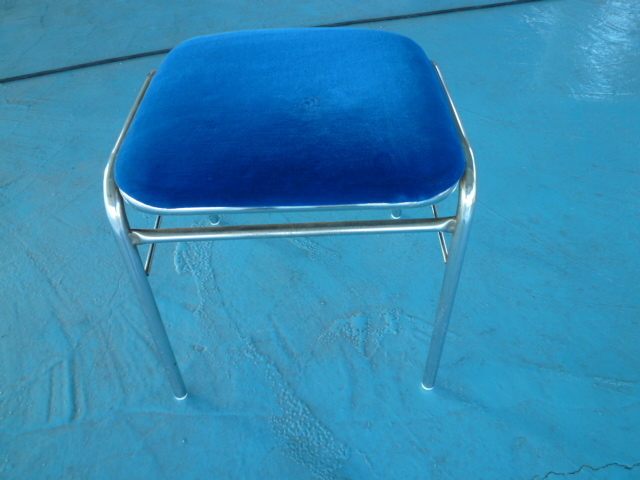 チェア 、イス、 椅子 、いす 、ブルー色、 おしゃれ、全高４１cm、美品
