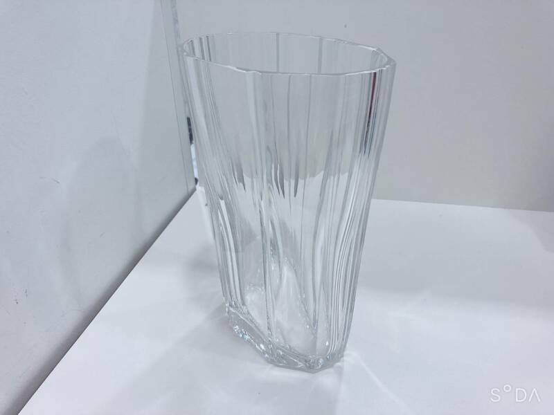◆ガラス 大型花瓶 GLASS