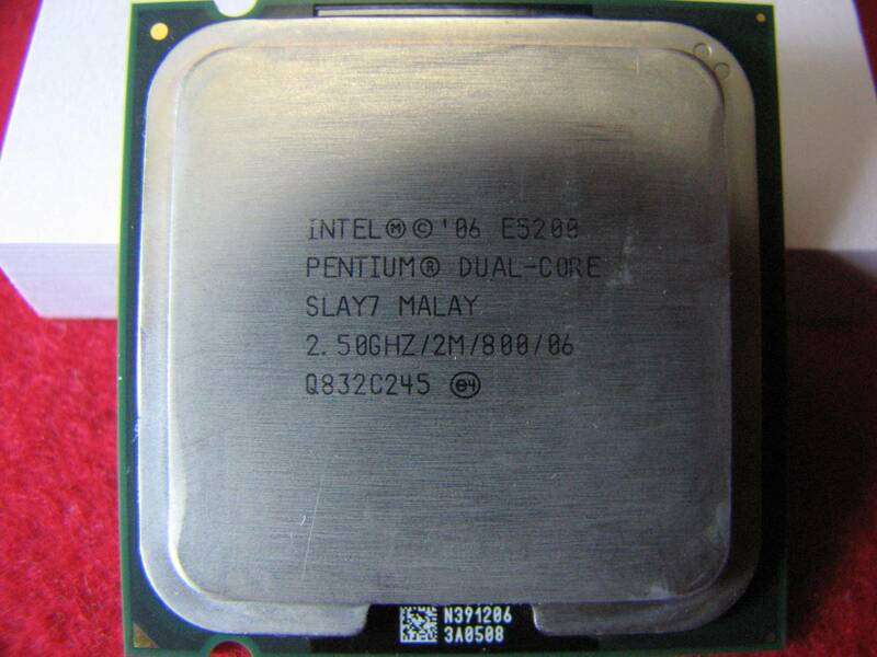 CPU放出★intel pentium E5200 DUAL-CORE★2.50GHz /2M/800/06★SLAY7 MALAY★USED★H1