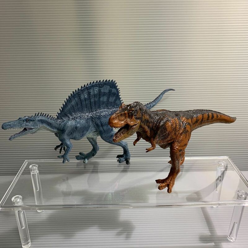 希少品　恐竜フィギュア　スピノサウルス ティラノサウルス　フェイバリット　リアルフィギュア　まとめ売り　肉食恐竜セット