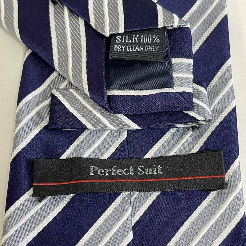 P.S.FA（Perfect Suit FActory）パーフェクトスーツ ファクトリー. ネイビーグレーストライプネクタイ