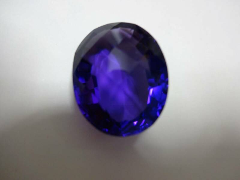 アメジスト　紫水晶　人工宝石 20.937CT 