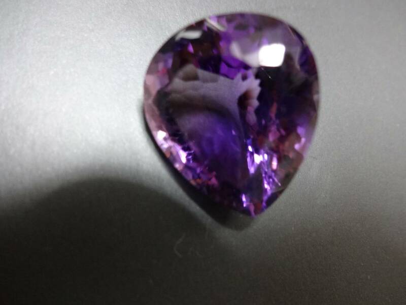 アメジスト　紫水晶　25.5CT 