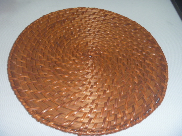 ラタン ランチョンマット 手編みマット 敷物 テーブルウェア 円形 籐 キッチン雑貨 ナチュラル ハンドメイド 自然素材