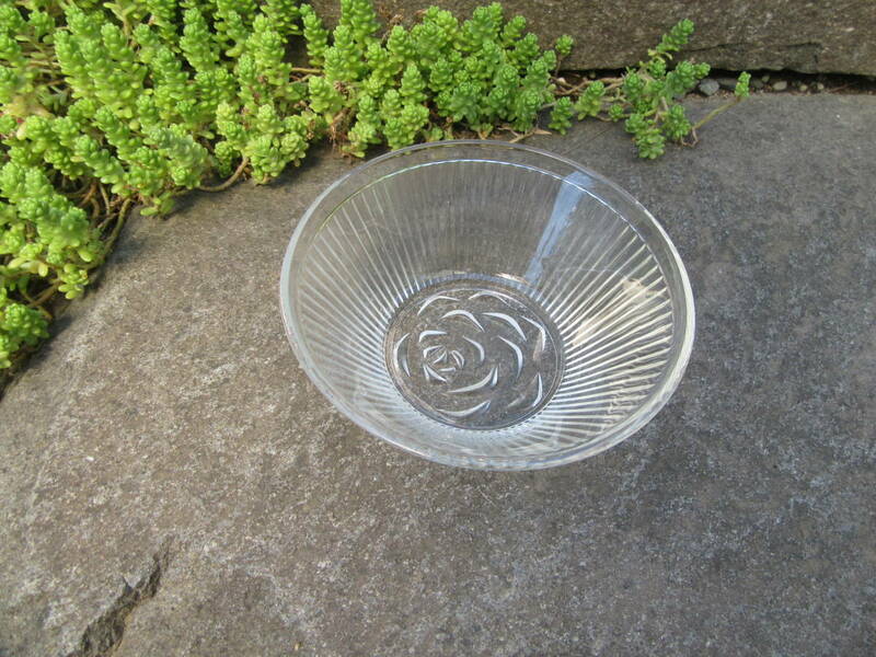 カキ氷用　の　受け皿としても　透明ガラス器　１個　古い未使用長期保管品　とてもレア―な品