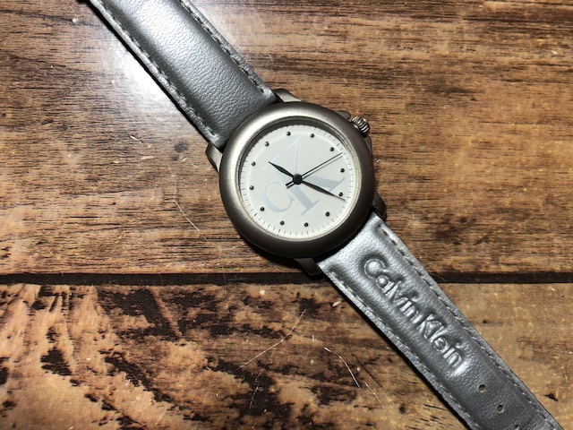 良品 レア ヴィンテージ Calvin Klein カルバンクライン ホワイト×グレー・シルバー系 純正革ベルト クオーツ メンズ 腕時計