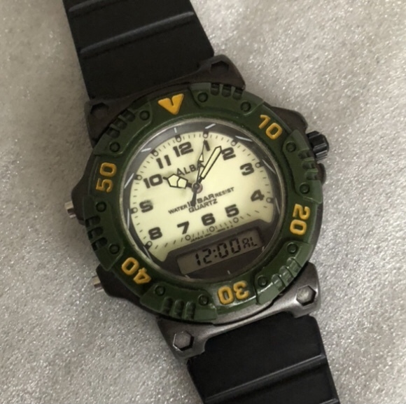 SEIKO ALBA アナデジ 時計 ミリタリー 日本製 ウォッチ 稼動品 デジアナ V041 グリーン 80’s 90’s カルチャー 好きに も ビンテージ