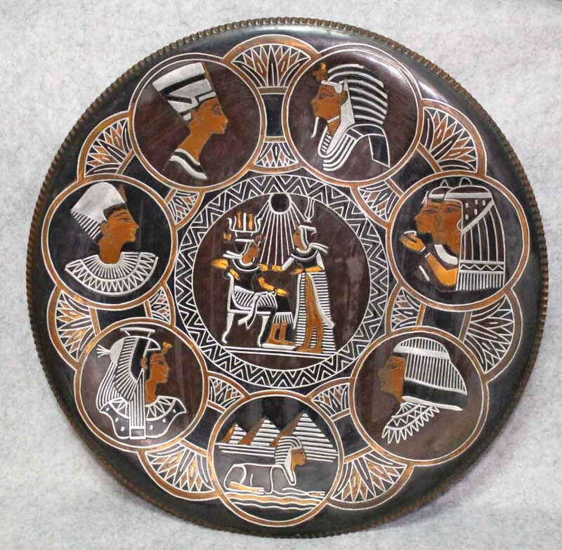 金属工芸■飾皿　エジプト美術　銅皿■■ピラミッド　スフィンクス　39.5cm ファラオ