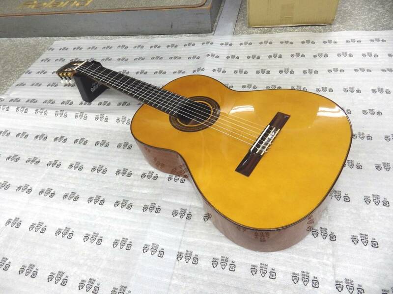 新品未使用品　スペイン製　クラシックギター　ARIA　ACE-5S トップスプルース単板　ライトフォームケース付属