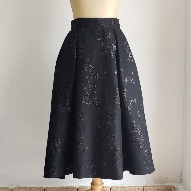 ユナイテッド トウキョウ 花柄 刺繍 フレア タック スカート 1 日本製 ヘムスカート ブラック UNITED TOKYO