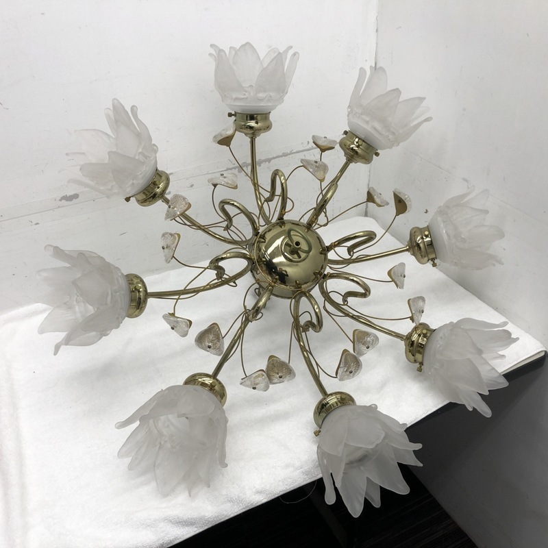◆ yamagiwa ヤマギワ 8灯 シャンデリア クラシック アンティーク 真鍮 花柄 ガラスシェード 直付け照明器具 通電OK 現状品