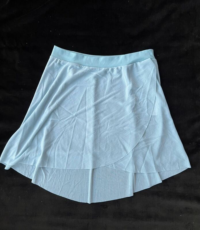 新品 チャコット★シンプル綺麗なBasicシリーズのスカート M ペールライトブルー バレエChacott