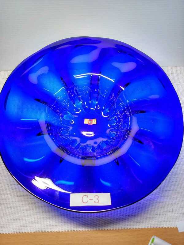 ガラス食器　神秘的な藍色　美しい商品です