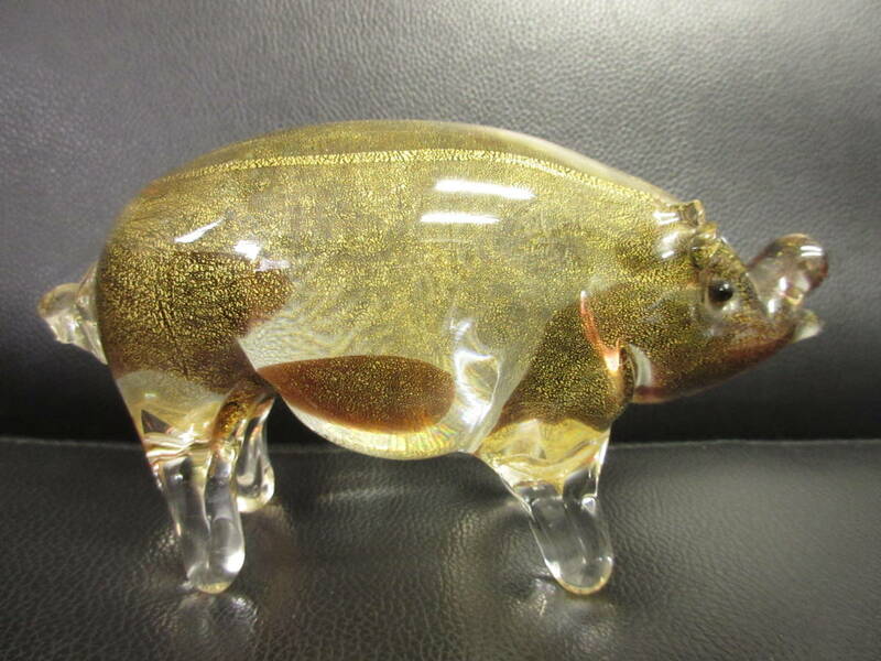 《雑貨》 置物「ガラス製 豚(ブタ) 金粉」 高さ：約8.5cm 全長：約15.5cm 耳と尻尾に欠け有り インテリア・小物雑貨