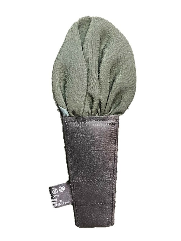 トラッド　日本製　形態安定ポケットチーフ　無地織り×モスグリーン