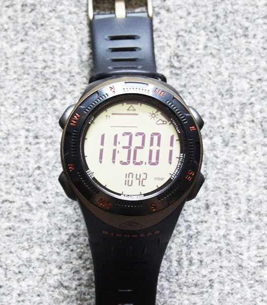 ハイギア HIGHGEAR "SUMMIT ALTITECH" 腕時計 コンパス 高度計 気圧計