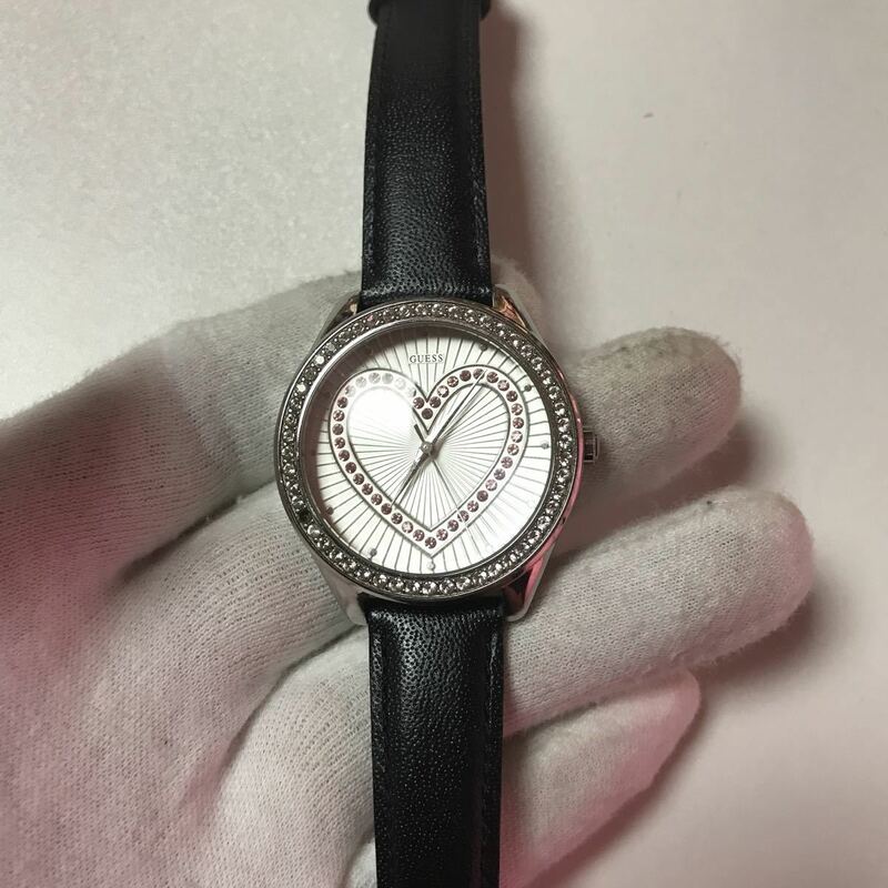 GUESS 稼働品　I80304L4 クォーツ　レディース腕時計　ハート　ゲス　レザーベルト 女性