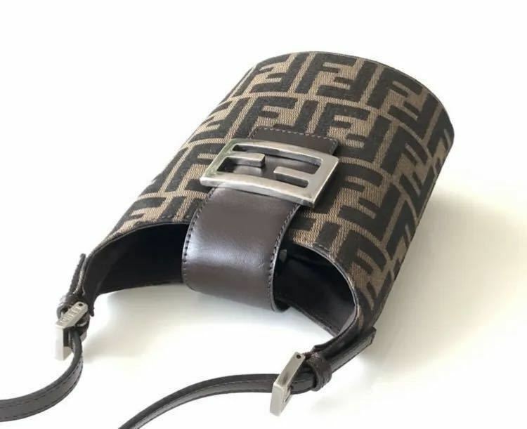 【 新品 をお探しの方に 】 FENDI ｜ 一番人気 ｜ ズッカ柄 ｜ バッグ ｜ ショルダーバッグ ｜ 正規品