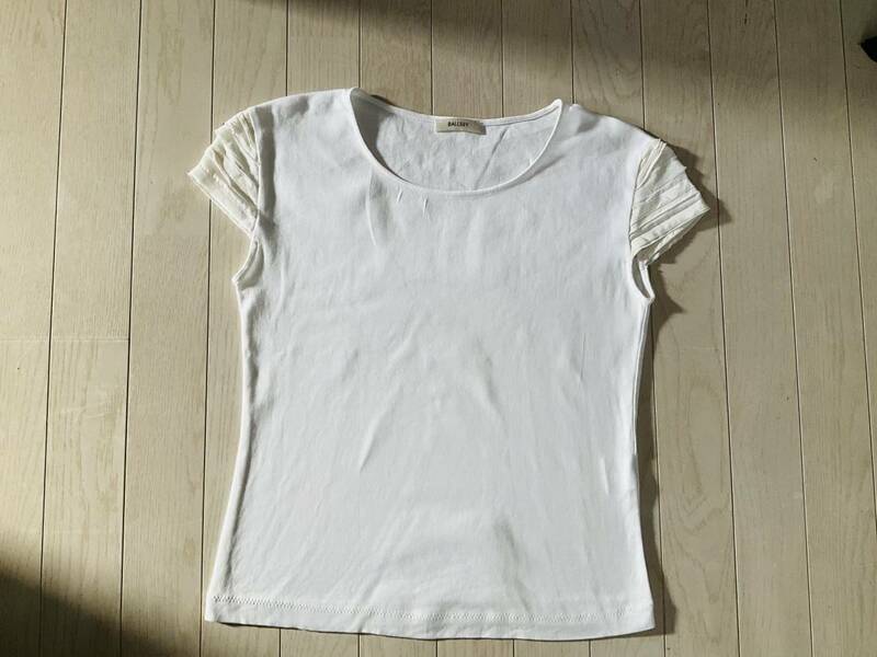 美品　BALLSEY ホワイトTシャツ　38