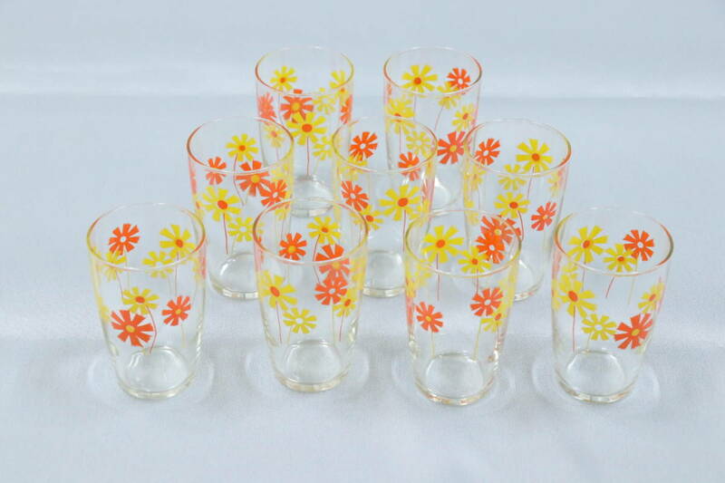 昭和レトロポップ　花柄コップ　9個セット黄色×オレンジ　ガラス　グラス　食器　中古品