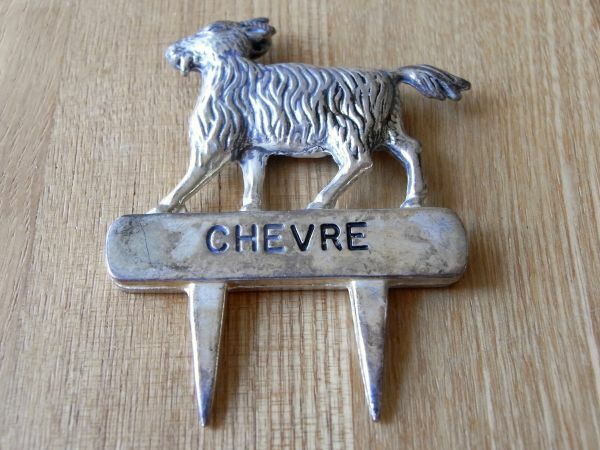 古い 動物の置き物 : 山羊 ヤギ CHEVRE シェーブル チーズ動物 アンティーク #Y06