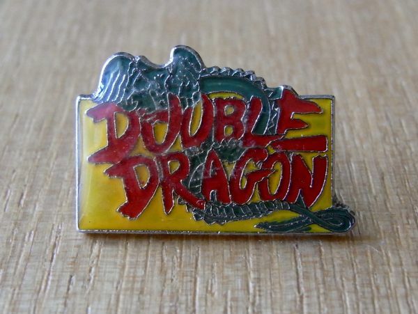 古い ピンバッジ : ダブル ドラゴン DOUBLE DRAGON 龍 竜 映画 シネマ ムービー ピンズ #W