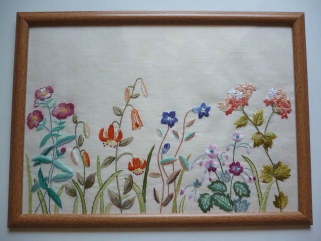 戸塚刺繍 額■ハンドメイド■５種の花々、壁掛け型