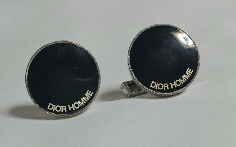 正規 激レア Dior Hommeディオールオム ロゴ文字オーバルカフス 黒×銀 ブラック×シルバー ブランドアイコンカフリンクス ラウンドボタン