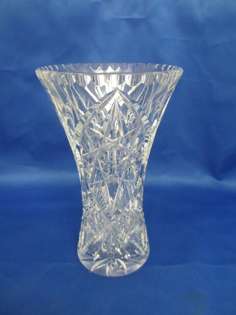 ボヘミア　クリスタルガラス　カット入り　花器　１ヶ