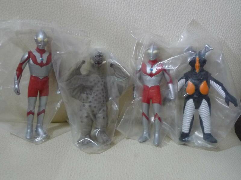 バンダイ 食玩 ウルトラマン対決セット ウルトラマンＡタイプ チャンドラー ウルトラマンＣタイプ ゼットン