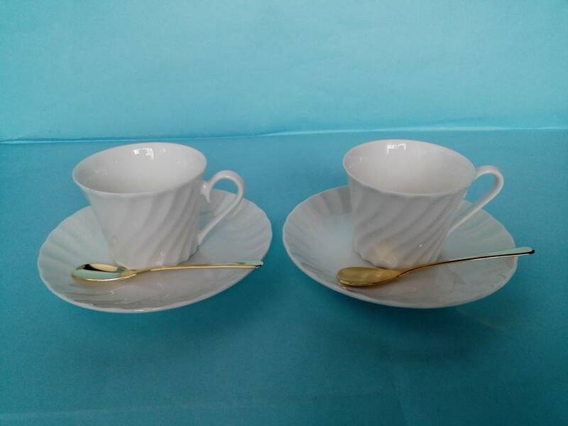 レトロ　　陶器製　　コーヒーカップ＆ソーサ＆スプーン　　２客セット　　未使用