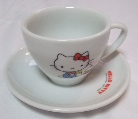 Hello Kittyカップ＆ソーサー。