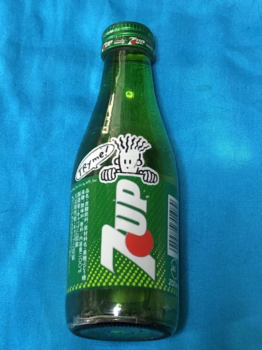 飲めません！90'sヴィンテージ7UP 200mlミニボトル