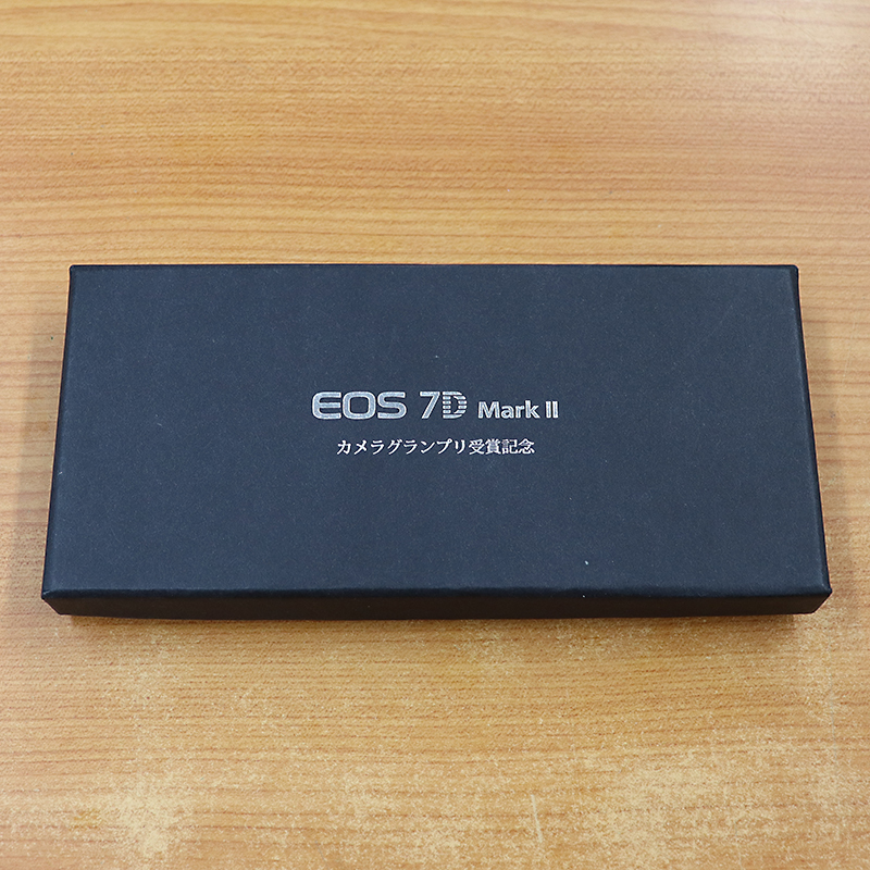 ★ キャノン Canon EOS 7D Mark2 カメラグランプリ 受賞記念 本革タグ 新品 未使用 R00007