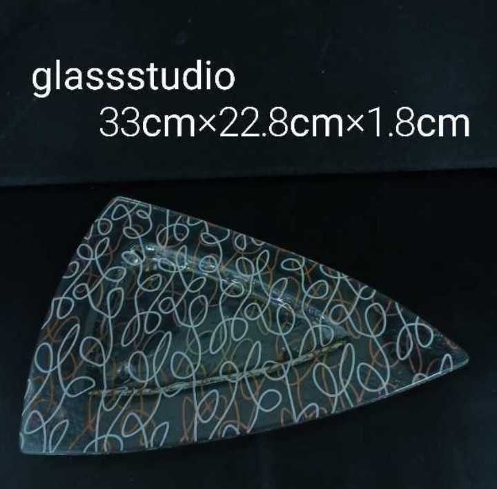 石鋤2)①2枚まとめて glassstudio グラススタジオ トライアングル プレート リボンゴールド ライトベージュ　硝子食器 ガラス 三角　和食器