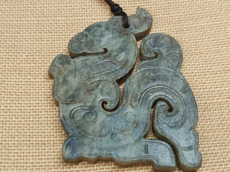 中国文物 古玉 収集家の放出品 戰國S型龍紋玉飾