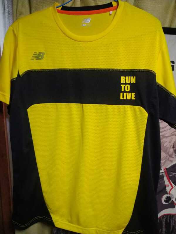 レア品！NewBalance ニューバランス RUN TO LIVE MEN'S ウェア カラー：アトミックイエロー ドライメッシュTシャツ ランニング
