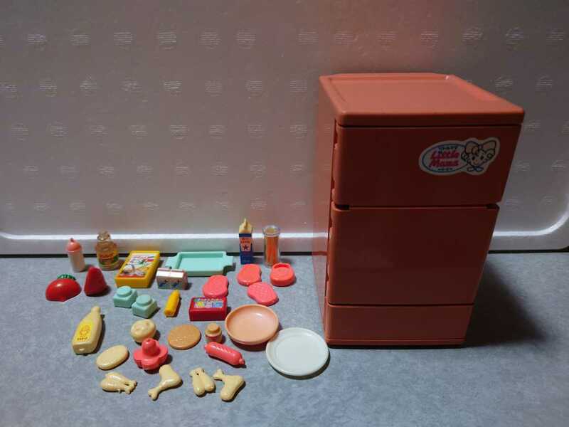 ＴＯＭＹ　リトルママ　冷蔵庫と小物セット　1991年製造　おもちゃ　ままごと　ミニチュア