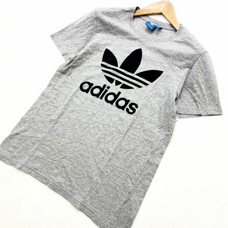 アディダス ☆ adidas 半袖 Tシャツ トレフォイル ロゴ プリント Tシャツ グレー O 定番ブランド 一枚でも様になる♪ スポカジ 古着■S387