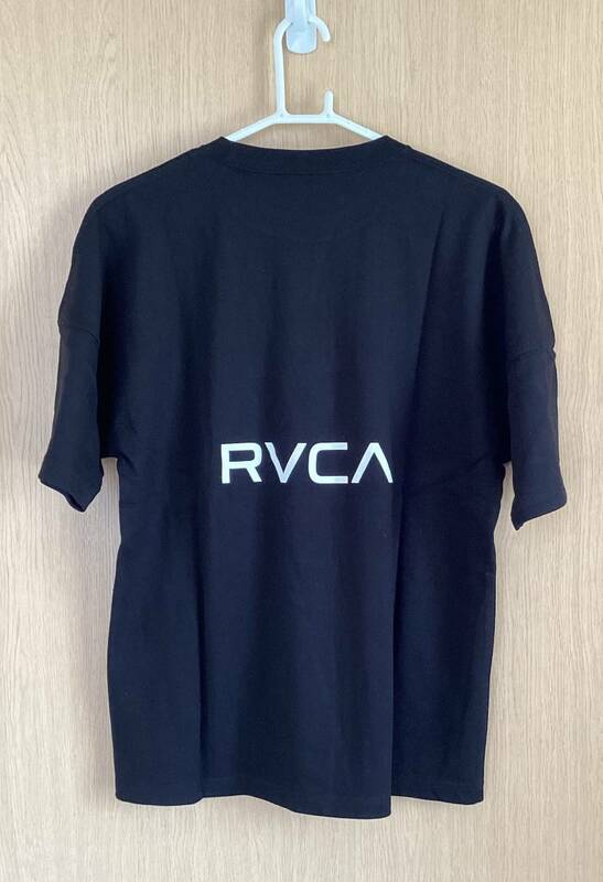 RVCA　ルーカ　半袖　Tシャツ　バックプリント　レディース　USサイズXS　日本サイズM　新品未使用　送料無料　ルカ　黒　ブラック　人気