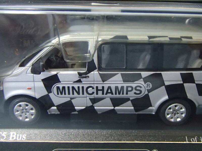 ミニチャンプス 1/43　フォルクスワーゲン T5 バス　2003　《 MINICHAMPS》（400052202）
