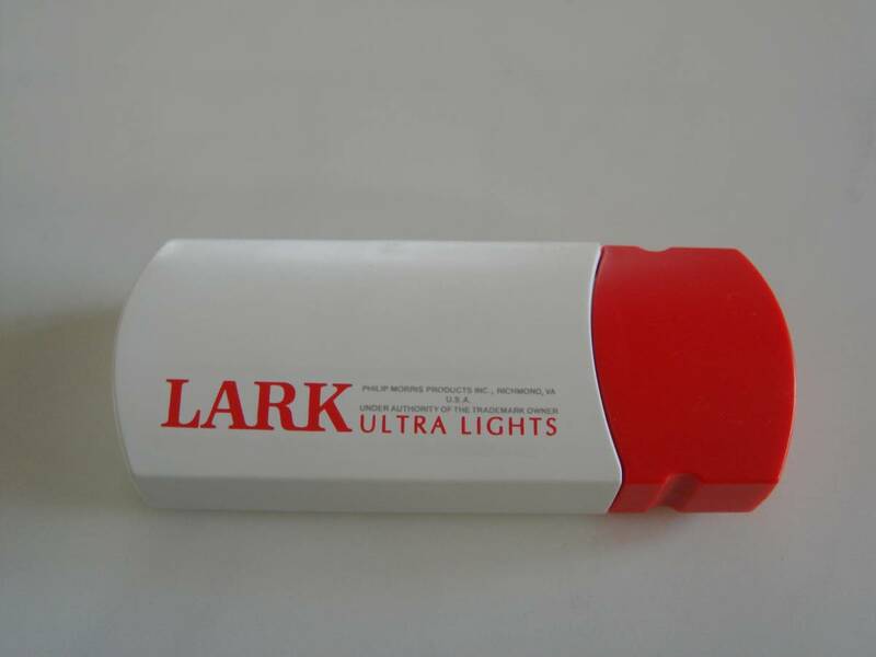 90’ｓ 軽量 スマート LARK ラーク ULTRA LIGHTS プッシュボタン レッド&ホワイト アルミ 良品