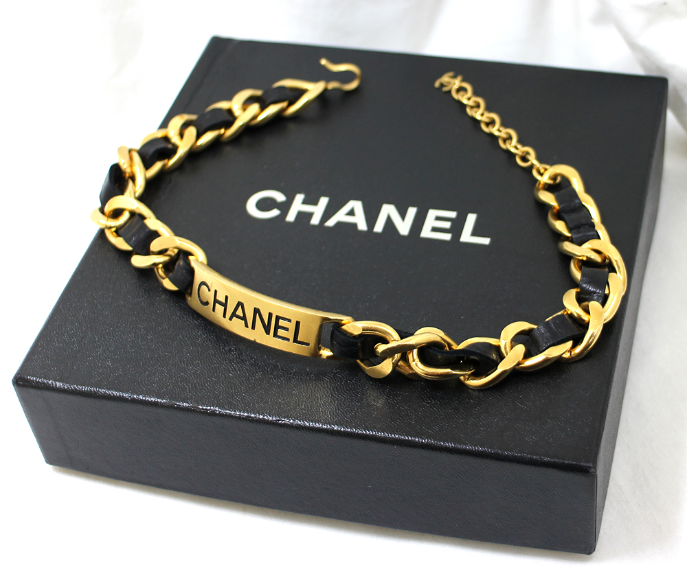 【CHANEL】シャネル　95P ゴールド プレート　ロゴ　チョーカー ネックレス　レア