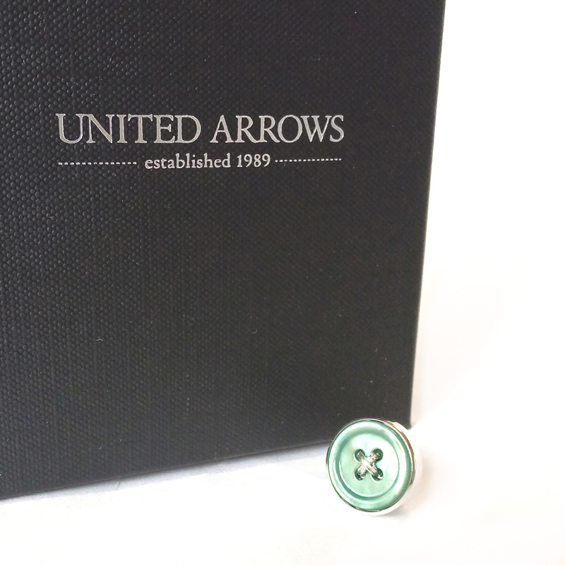 【uap12】UNITED ARROWS ユナイテッドアローズ　ピンズ　ピンバッジ　ボタン型　シルバー×グリーン緑　白蝶貝マザーオブパール