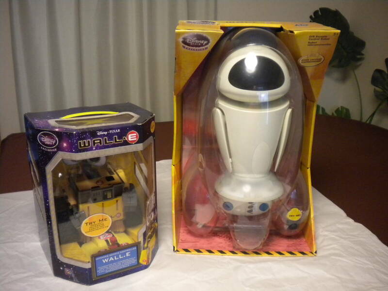 「ウォーリー」ディズニー・ピクサー Disney store EXCLUSIVE「INFRARED REMOTE CONTROLLED WALL.E」「EVE Remote Control Robot」新品