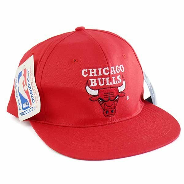 デッドストック★90s NBA CHICAGO BULLS シカゴ ブルズ ロゴ刺繍 コットンキャップ 赤★オールド スポーツ バスケ スナップバック