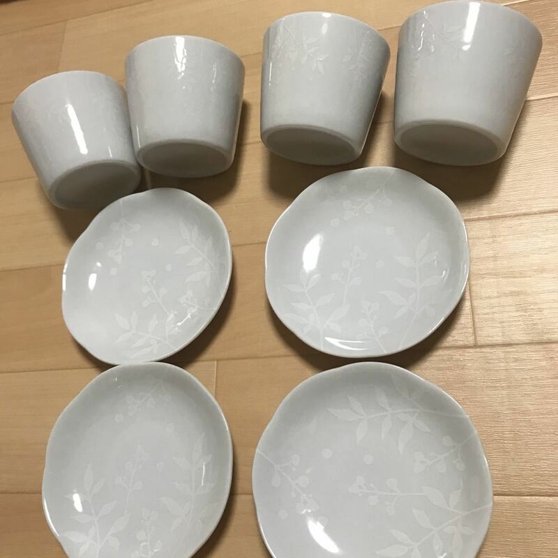 食器　未使用品　南天カップ　4客セット　鉢　深鉢　お皿　小皿　茶碗蒸し器にも a50