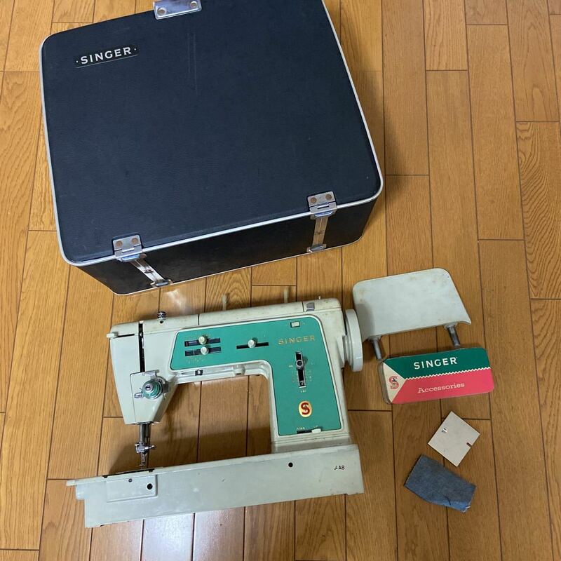 SINGERミシン　J-A8 ジャンク品 コード無し